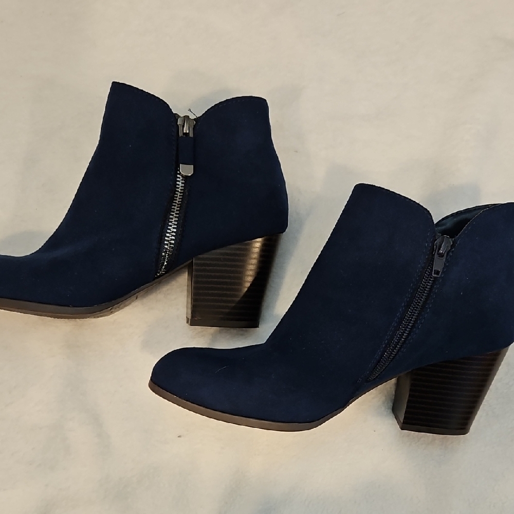 Styl&Co Dark Blue Suede Zip Boot. Worn Once